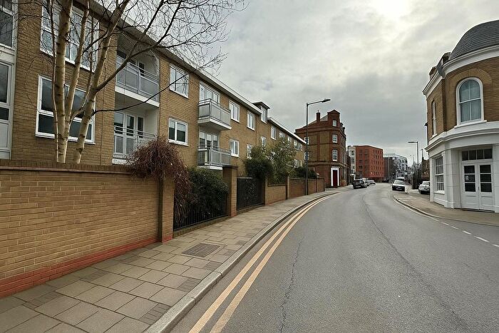 2 Bedroom Flat To Rent In Whitmore Estate, Shoreditch, N1