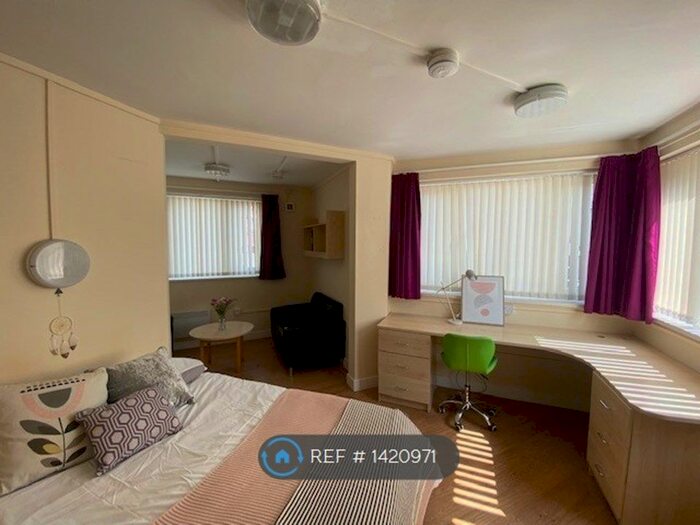 Studio To Rent In Deiniol Road, Bangor, LL57