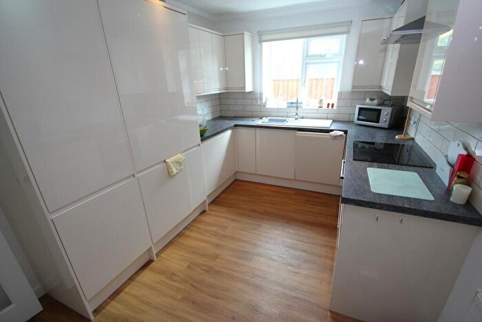 2 Bedroom Detached Bungalow For Sale In Turner Road, Colchester, CO4