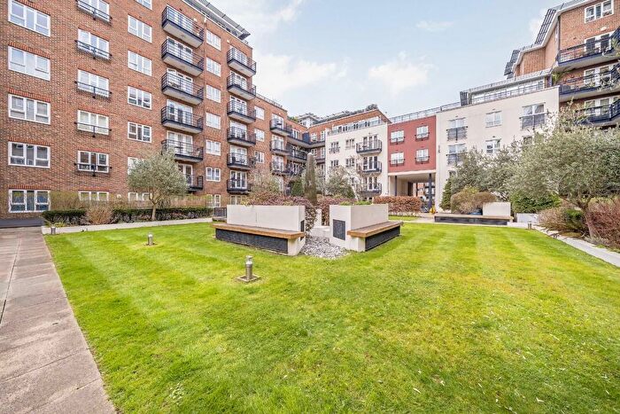 2 Bedroom Flat For Sale In Royal Quarter, Seven Kings Way, KT2
