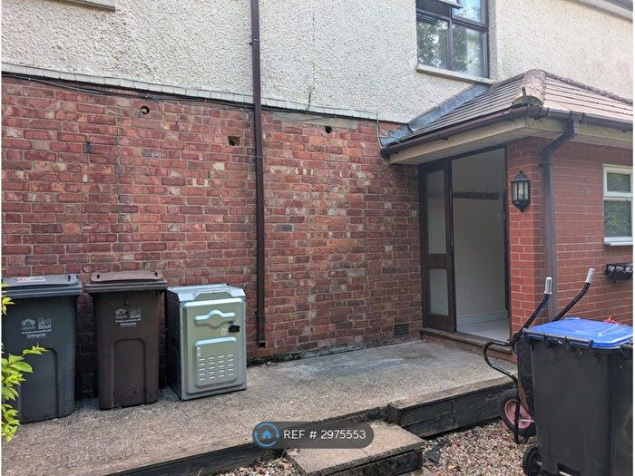 3 Bedroom Flat To Rent In Orchard St, Daventry, NN11