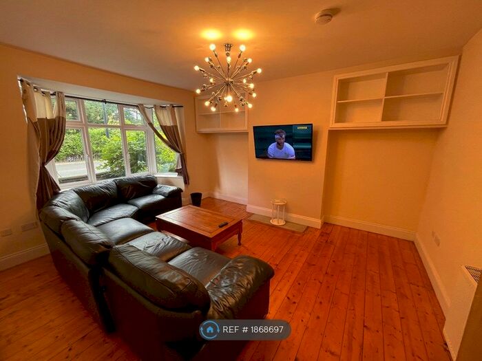 5 Bedroom Semi-Detached House To Rent In Jesmond, Newcastle Upon Tyne, NE2