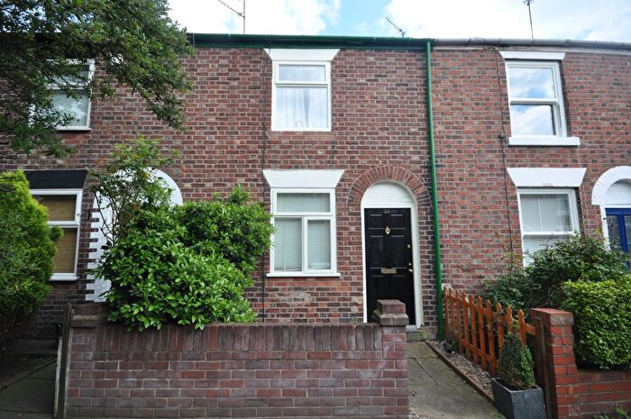 2 Bedroom Property To Rent In Davenfield Grove, Manchester, M20