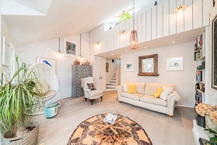 2 Bedroom Flat For Sale In Putney Bridge Road, Putney, SW15