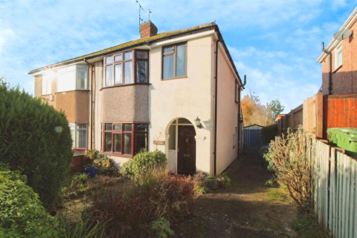 3 Bedroom Semi Detached House For Sale In Vicarage Hill, Clifton Upon Dunsmore, Rugby, CV23