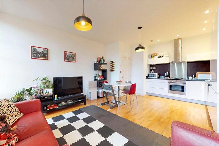 1 Bedroom Apartment To Rent In East Arbour Street, London, E1