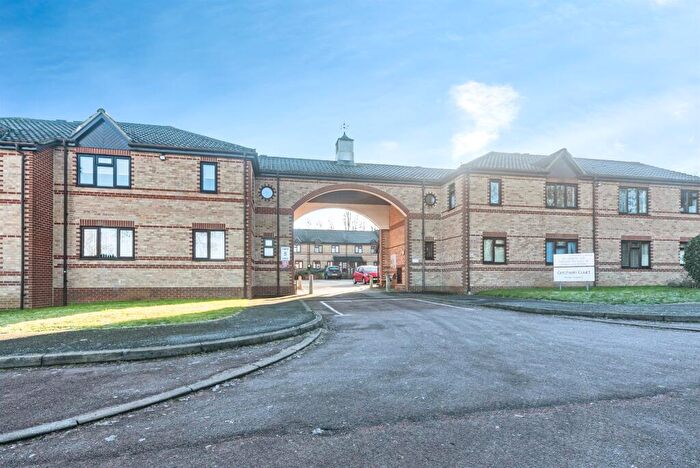 2 Bedroom Flat For Sale In Gershwin Court, Basingstoke, RG22