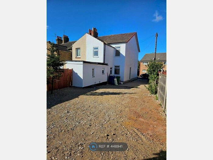 3 Bedroom Semi-Detached House To Rent In Victoria Road, Stanford-Le-Hope, SS17