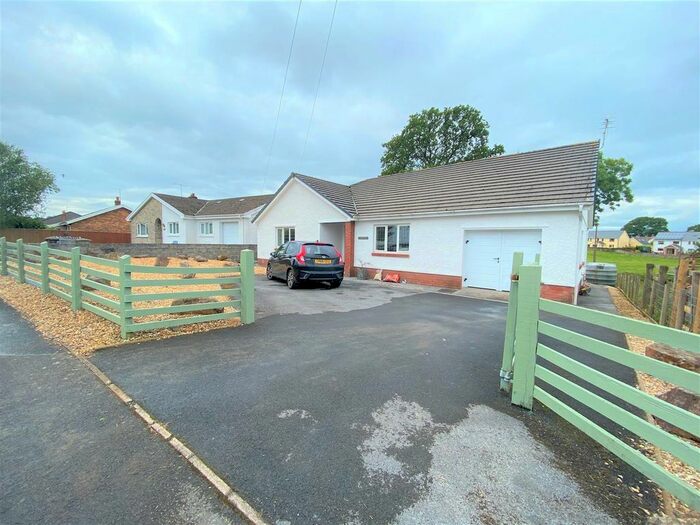 4 Bedroom Detached Bungalow To Rent In Hafan Deg, Llanarthney, Carmarthen, SA32