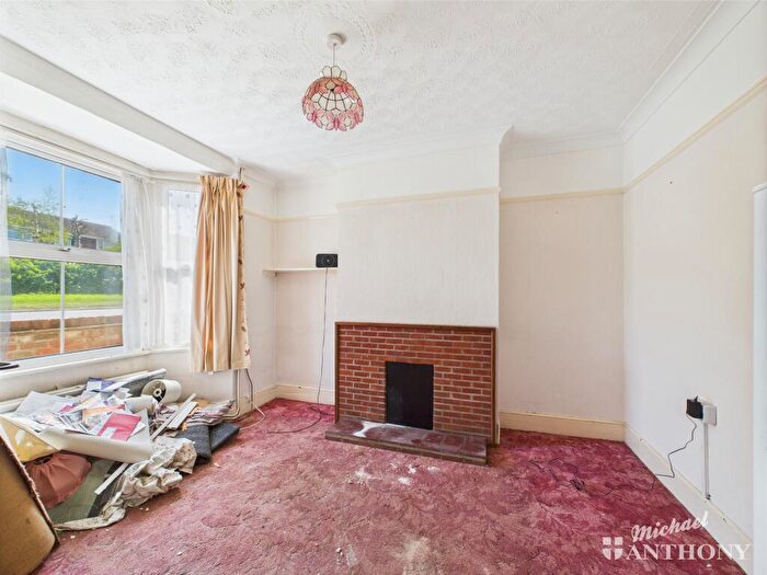 2 Bedroom Terraced House For Sale In High Street South, Stewkley, Leighton Buzzard, LU7