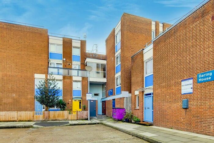 4 Bedroom Maisonette To Rent In Roman Road, London, E3