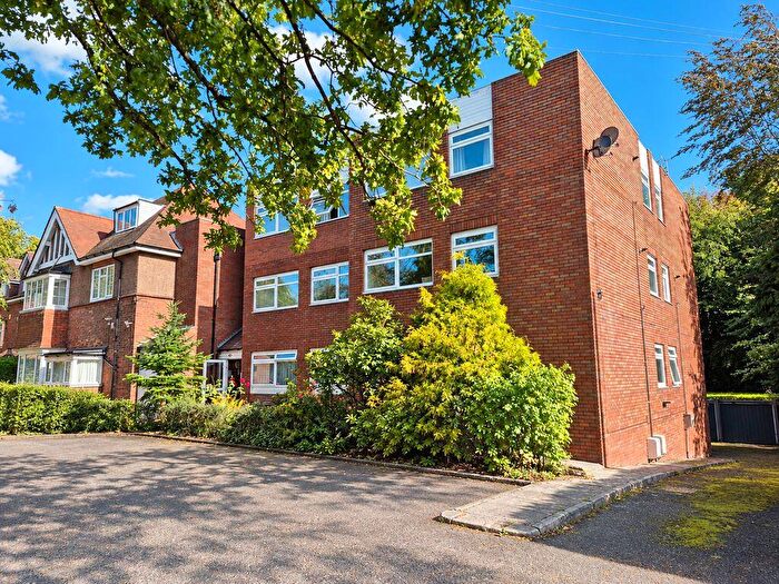 2 Bedroom Flat To Rent In Kenelm Court, Kenelm Road, Sutton Coldfield, B73