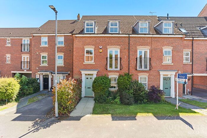 4 Bedroom End Of Terrace House For Sale In Ebberton Close, Hemsworth, WF9