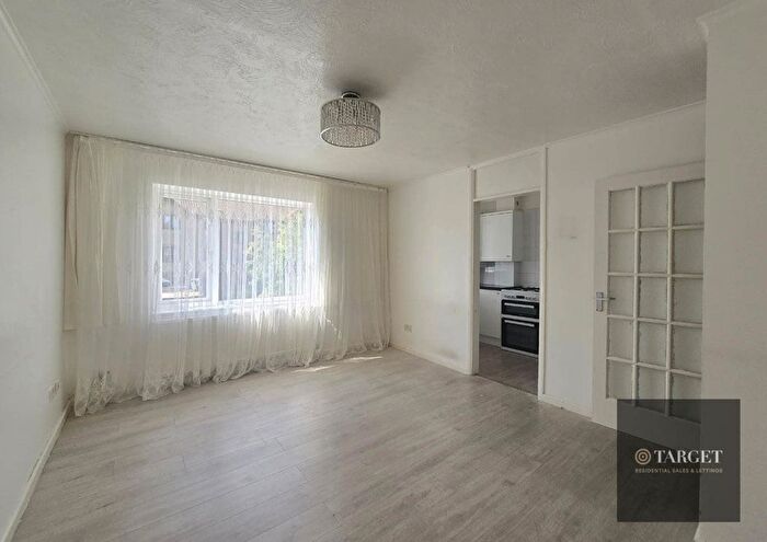 1 Bedroom Flat To Rent In Tysoe Avenue, EN3
