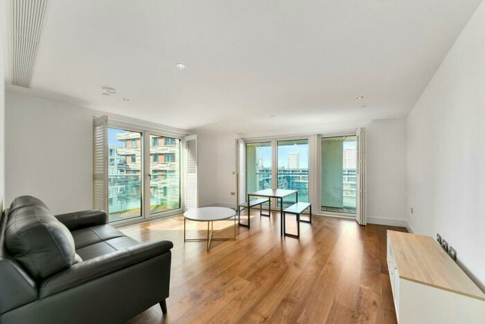 3 Bedroom Apartment To Rent In Duckman Tower, Lincoln Plaza, Canary Wharf, London, E14
