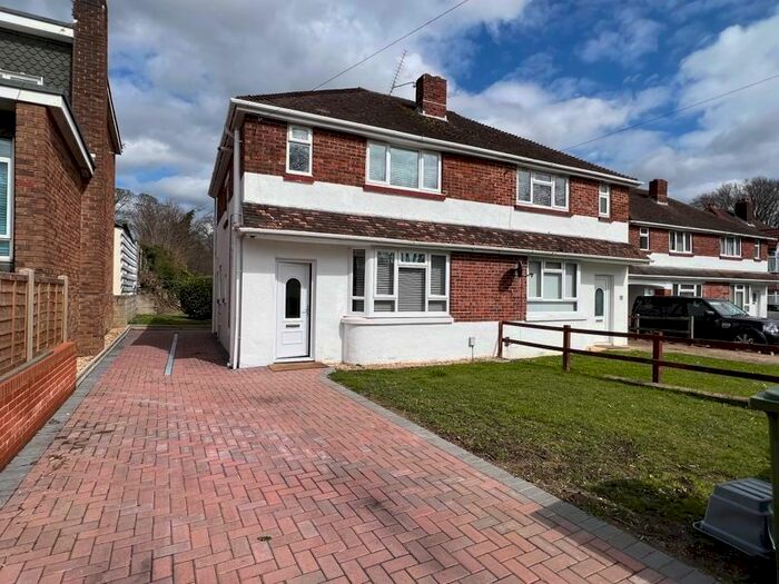 3 Bedroom Semi-Detached House To Rent In Bitterne Road East, Southampton, SO18
