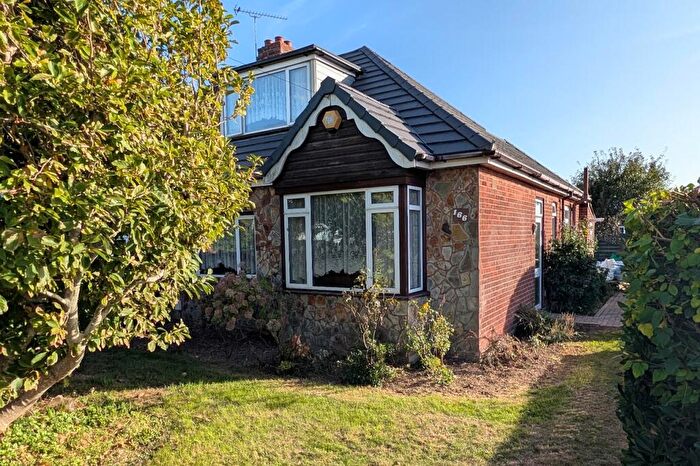 3 Bedroom Semi-Detached Bungalow For Sale In White Hart Lane, Portchester, PO16