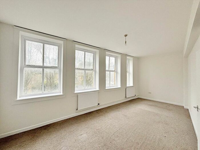 2 Bedroom Flat For Sale In China Street, Lancaster, LA1