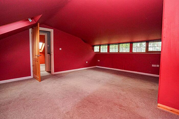 4 Bedroom Detached House For Sale In St. Helens Park Road, Hastings, TN34