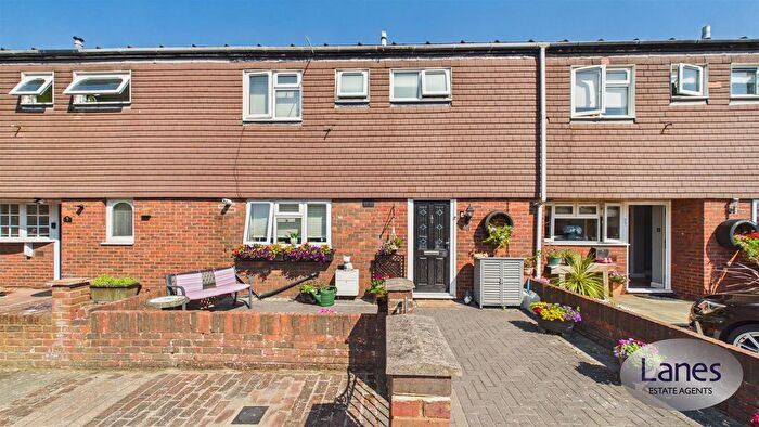 3 Bedroom Terraced House For Sale In Harkness Rosedale, Cheshunt, Waltham Cross, EN7
