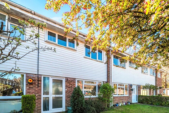 3 Bedroom Terraced House For Sale In Busdens Close, Milford, Godalming, GU8