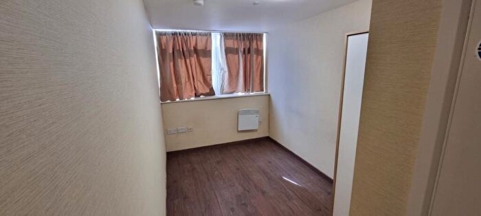 3 Bedroom Flat To Rent In Daniel House, Trinity Road, Bootle, Merseyside, L20