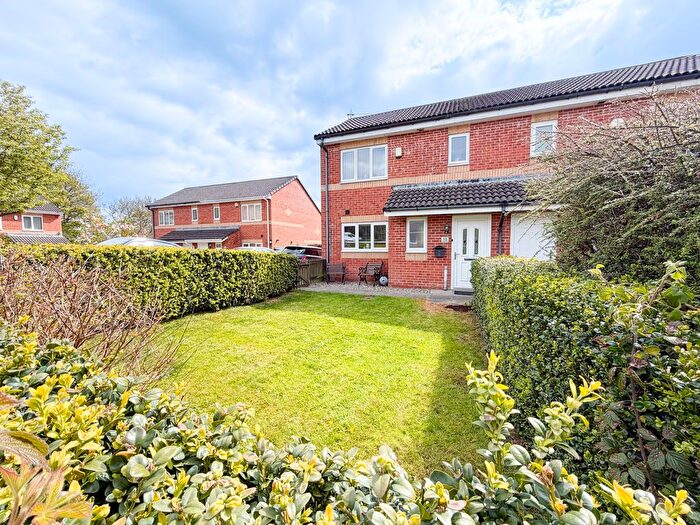 3 Bedroom Semi-Detached House For Sale In Wagtail Close, Winlaton, NE21