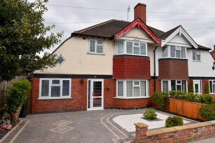 3 Bedroom Semi-Detached House To Rent In Overdale Road, Leicester, LE2