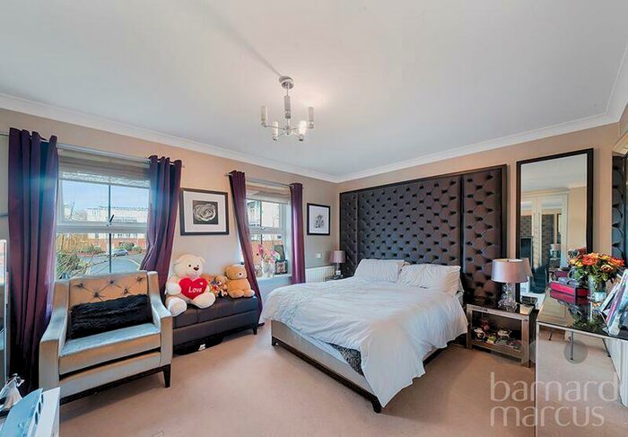 4 Bedroom House To Rent In Magdalene Gardens, London, N20