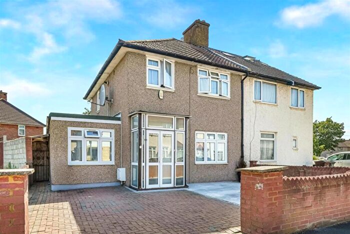4 Bedroom Semi-Detached House For Sale In Winding Way, Dagenham, RM8