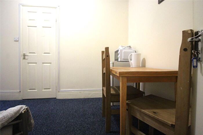1 Bedroom Flat To Rent In Milton Road, Gravesend, Kent, DA12
