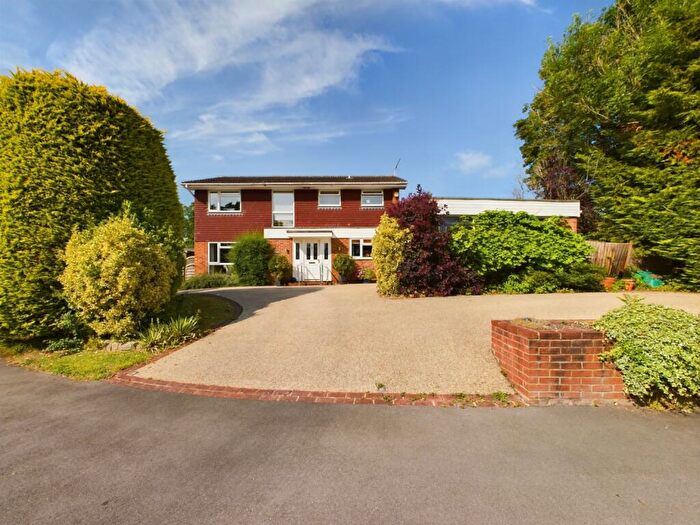 4 Bedroom Detached House For Sale In Long Copse Close, Bookham, Leatherhead, KT23