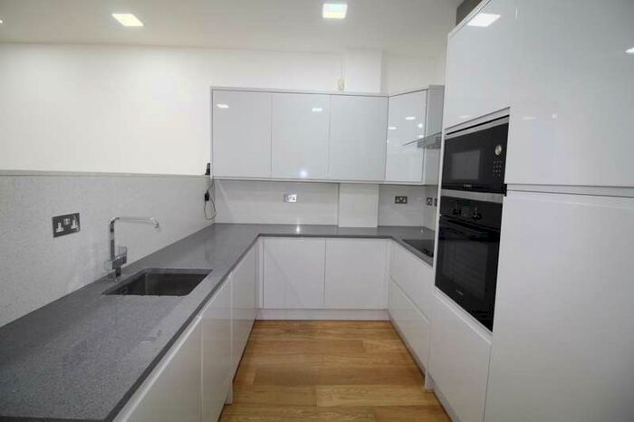 2 Bedroom Apartment To Rent In Gunton Mews, Nightingale Grove, London, SE13