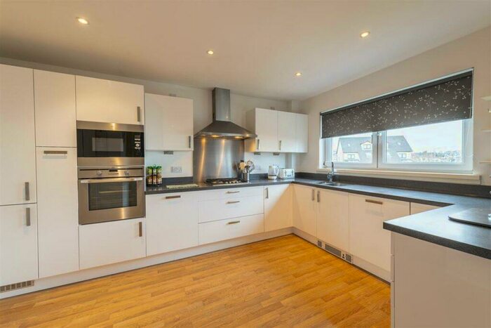 4 Bedroom Town House For Sale In Morven Drive, Clarkston, G76