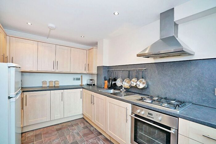2 Bedroom Flat To Rent In Richmond Court, Rosemount, Aberdeen, AB25