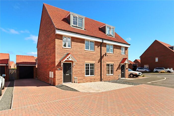 4 Bedroom Semi-Detached House For Sale In Skylark Grove, Ryton, Tyne And Wear, NE40