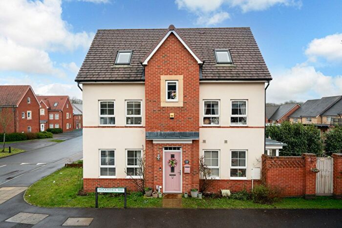 4 Bedroom Semi-Detached House For Sale In Woodwhite Way, Hemel Hempstead, HP2