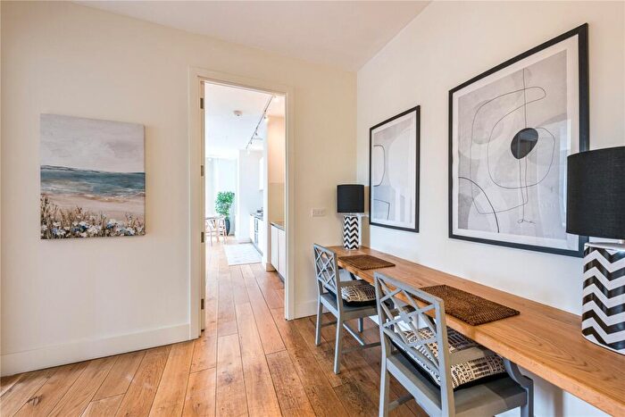 2 Bedroom Apartment For Sale In Waterfront House, London, SW11