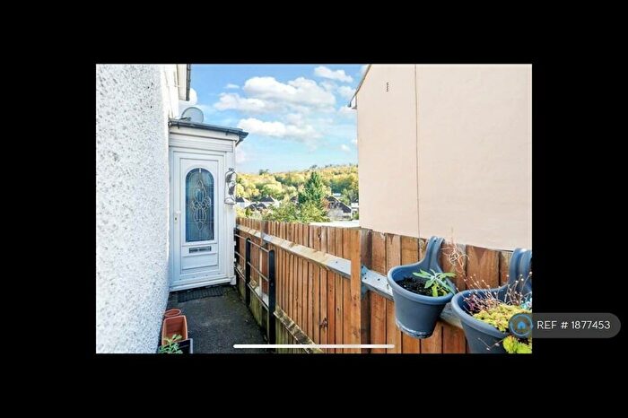 2 Bedroom Flat To Rent In Chapel Lane, High Wycombe, HP12