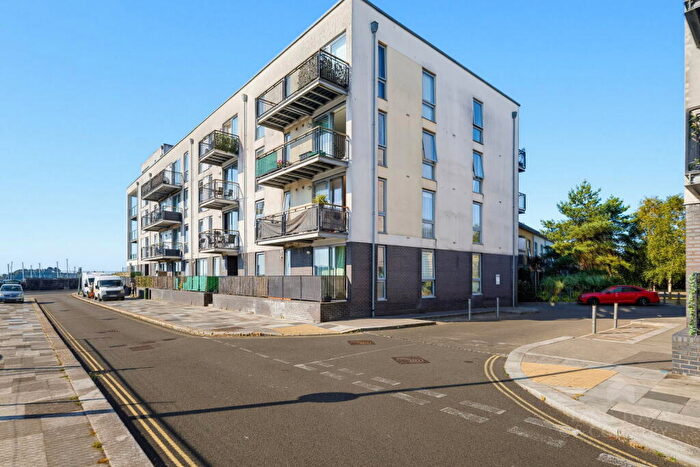 2 Bedroom Flat For Sale In Brittany Street, Millbay, Plymouth, PL1