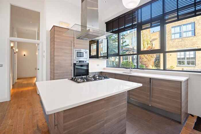 3 Bedroom Flat To Rent In Villiers Road, Willesden Green, NW2