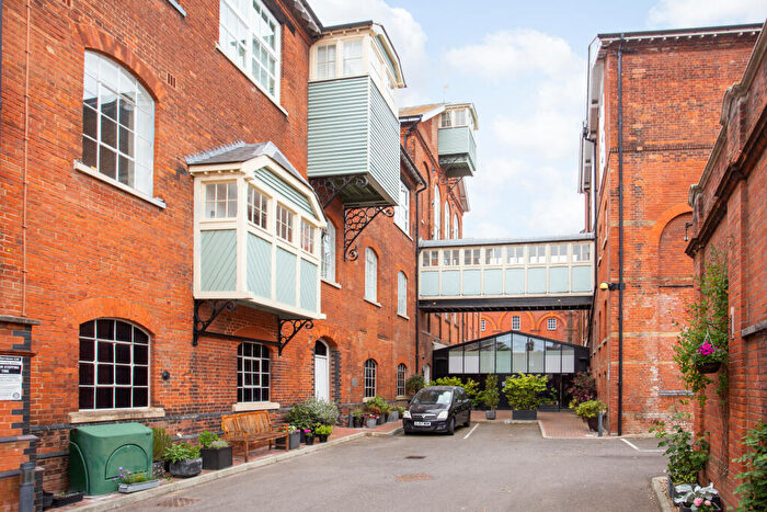 3 Bedroom Flat For Sale In Court Street, Faversham, Kent, ME13