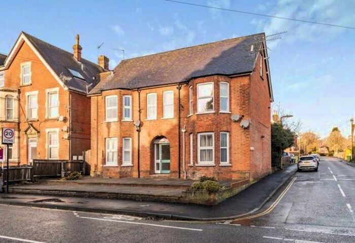 2 Bedroom Flat To Rent In Anstey Road, Alton, GU34