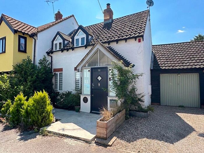 2 Bedroom Semi Detached House For Sale In Gate Lodge Way, Noak Bridge, SS15