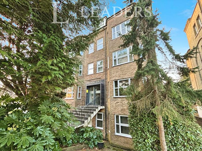 1 Bedroom Apartment To Rent In Eaton Gardens, Hove, BN3