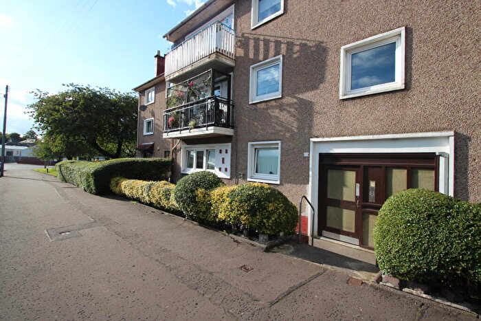 3 Bedroom Flat To Rent In Farie Street, Rutherglen, G73