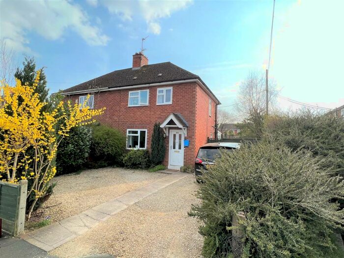 3 Bedroom Semi-Detached House For Sale In The Tythings, Newent, GL18