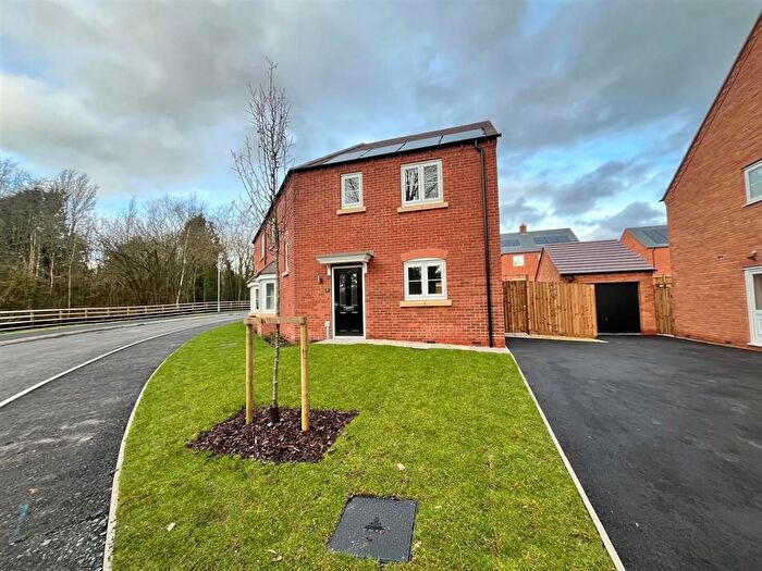 3 Bedroom Semi Detached House For Sale In Forbes Close, Telford, TF7
