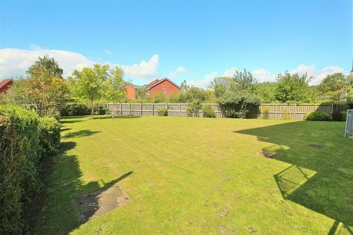 1 Bedroom Flat For Sale In Canal Road, Selby, YO8