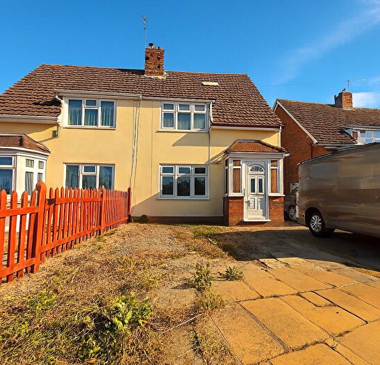 3 Bedroom House To Rent In Ketley Hill Road, Dudley, DY1